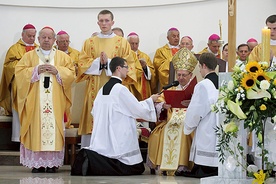 Uroczystościom w łagiewnickiej bazylice Bożego Miłosierdzia przewodniczył kard. Angelo Amato