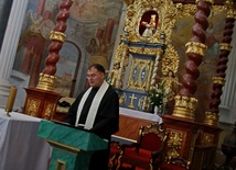 Konferencję dla przybyłych poprowadził ojciec prof. Grzegorz Bartosik 