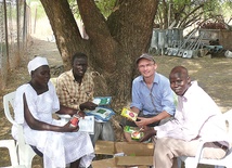  Warzywa to dla Sudańczyków nowość. Podczas trzymiesięcznej misji Piotrek przekonywał mieszkańców, że warto je uprawiać  