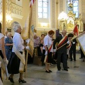 W jubileuszu uczestniczyli członkowie Arcybractwa z innych parafii Podbeskidzia.