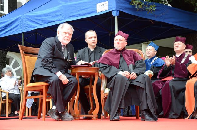 Kiko Argüello doktorem honoris causa KUL