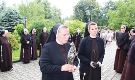  Przeniesienie relikwii z sanktuarium do klasztoru