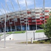 Takiego zgromadzenia modlących się tłumów Stadion Narodowy jeszcze nie widział