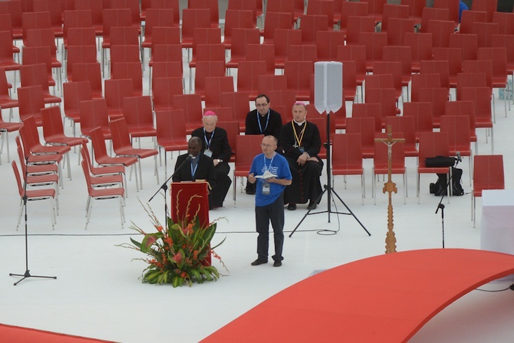 Jezus na Stadionie cz.1