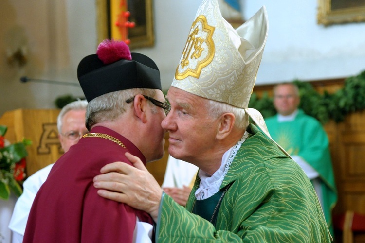 Poświęcenie i obłóczyny w Wierzbnej