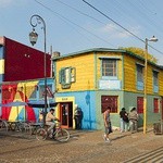 Kolorowe domki w dzielnicy Boca to największa atrakcja turystyczna stolicy Argentyny