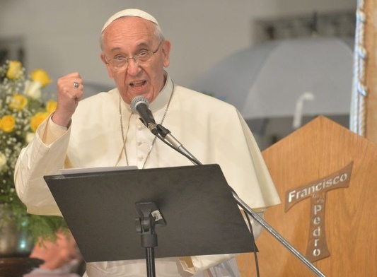Papież: Módlmy się za ofiary katastrofy