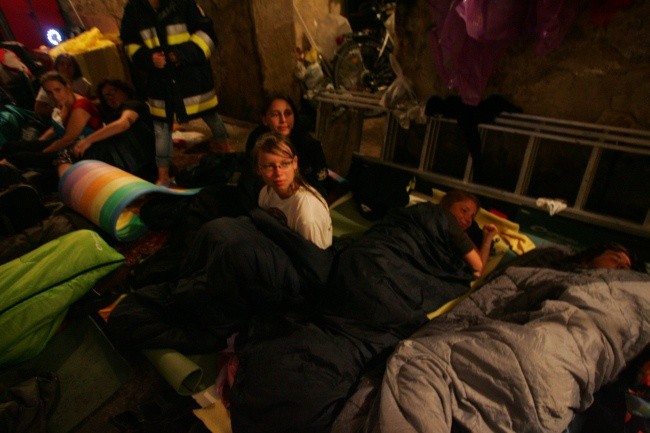 Nocna burza w Ujeździe. Pątnicy ewakuowani z namiotów!