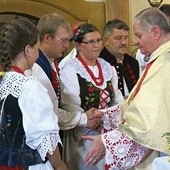 Gilowiczanie składają życzenia bp. Tadeuszowi Rakoczemu