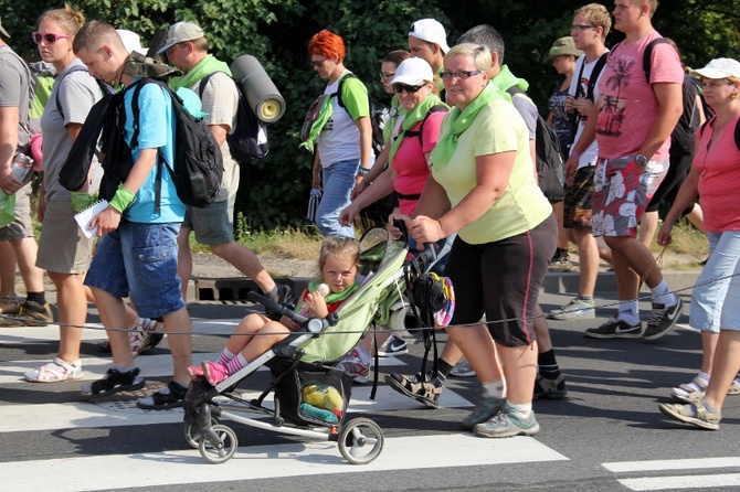 68. Pielgrzymka Rybnicka - dzień 2. - od postoju w Górnikach