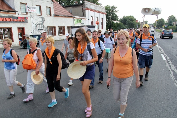 68. Pielgrzymka Rybnicka - dzień 2. - od postoju w Górnikach