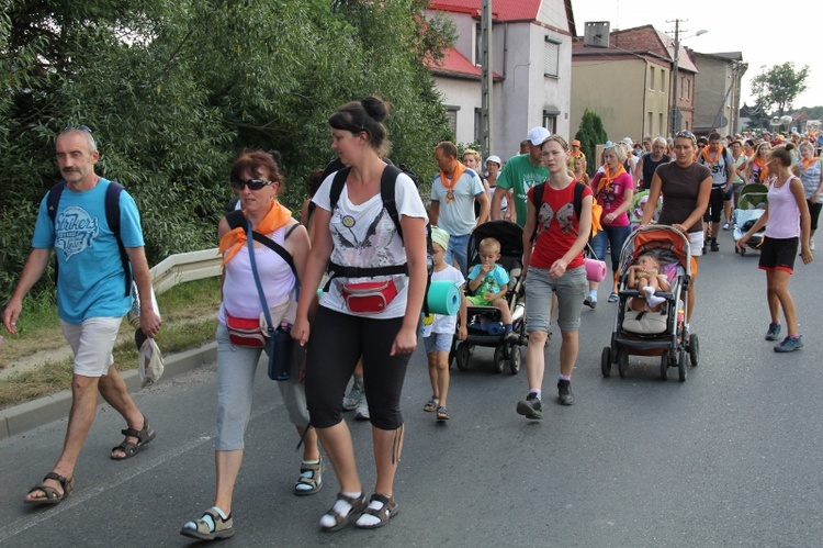 68. Pielgrzymka Rybnicka - dzień 2. - od postoju w Górnikach