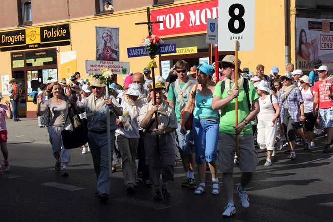 68. Pielgrzymka Rybnicka - dzień 3. - postój w Miasteczku Śl. 