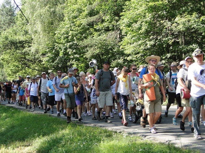 68. Pielgrzymka Rybnicka -dzień 3. - droga z Miasteczka Śl. do Miotka