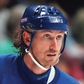 38 tys. dolarów za kij hokejowy Gretzkyego