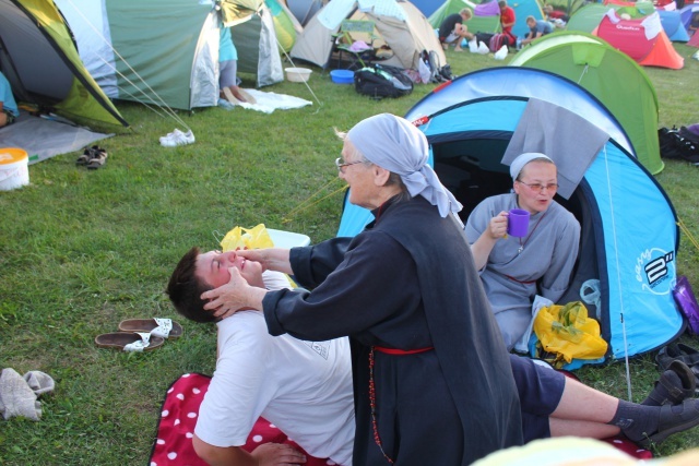 Pielgrzymka Świdnicka - nocleg w Przewornie