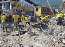 Haiti: odbudowują kościół