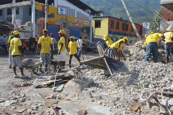 Haiti: odbudowują kościół