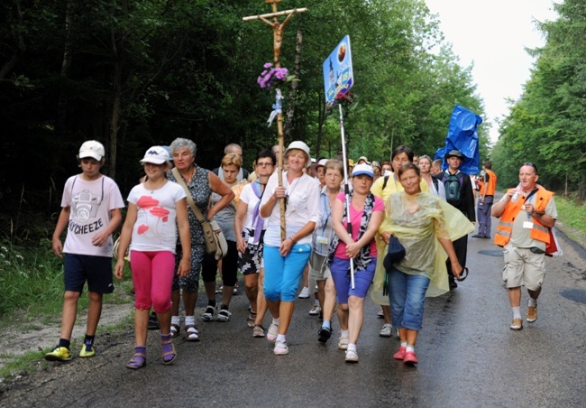 Z promienistego marszu na Jasną Górę