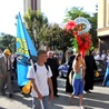 Pielgrzymów czechowickich do rogatek miasta odprowadzają kapłani i burmistrzowie