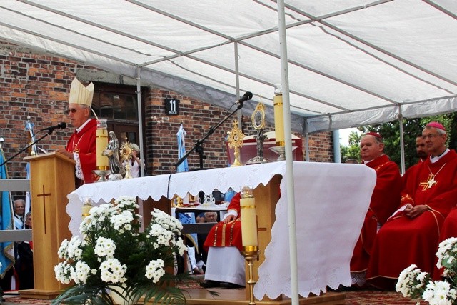 Homilię wygłosił abp Wiktor Skworc, metropolita katowicki