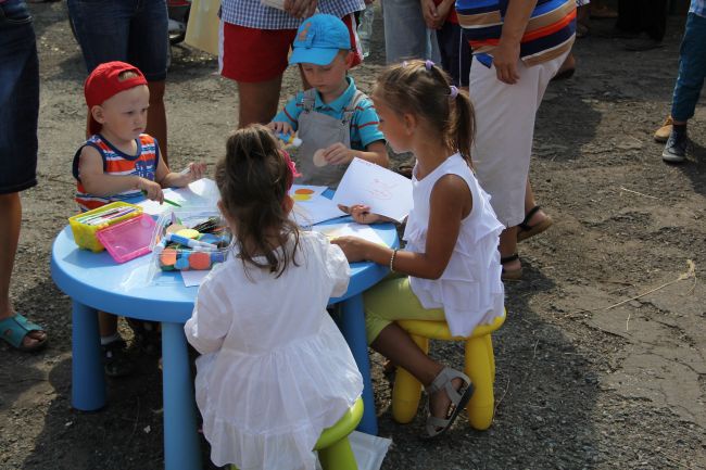 Zabawa pod skrzydłami Matki Bożej