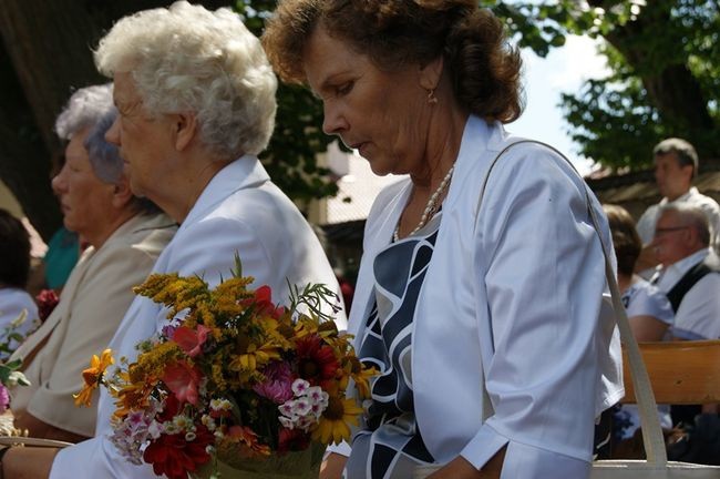 Bukiety ziół i kwiatów do poświęcenia