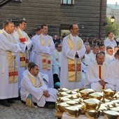 Mszę św. koncelebruje ponad 100 księży