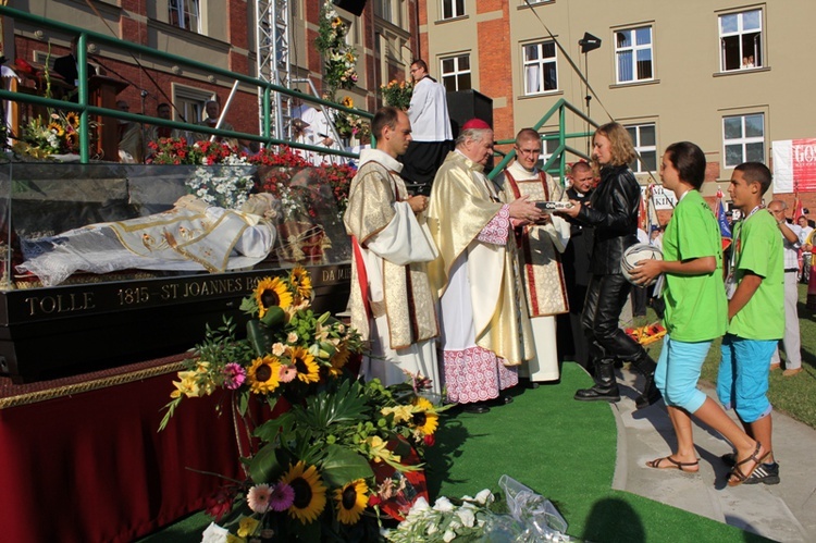 Oświęcim: powitanie relikwii św. Jana Bosko