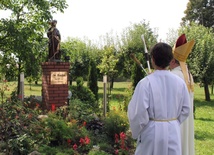 Figurę św. Rocha poświęcił bp Bogdan Wojtuś
