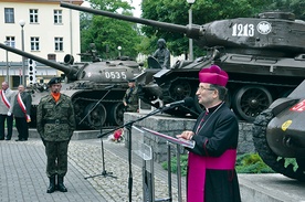 Okaż swoje miłosierdzie tym, którzy w obronie ojczyzny, dobra, prawdy i pokoju nie wahali się złożyć największej ofiary – modlił się bp Stefan Regmunt 