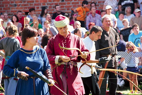 Podczas łęczyckiego turnieju o srebrną brzechwę walczyli łucznicy