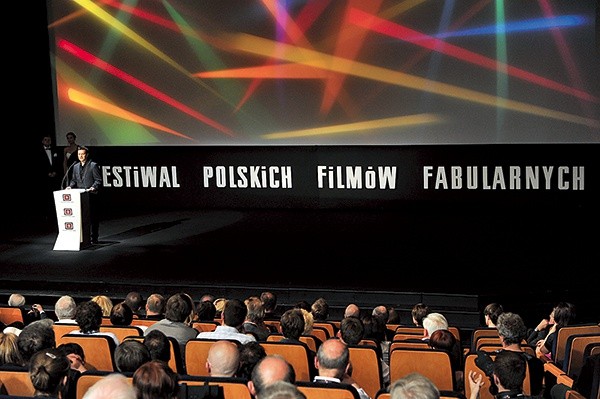  W ramach festiwalu odbędą się warsztaty pisania scenariuszy filmowych, wykłady mistrzowskie, m.in. Filipa Bajona, oraz szereg pokazów specjalnych