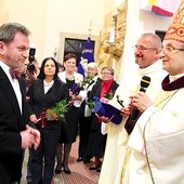  Stanisław Szuflak w tym roku otrzymał nagrodę „Człowiek Człowiekowi”. Jego wyróżnienie i postawa pokazują, że z nałogiem da się wygrać i żyć na nowo, pomagając innym 