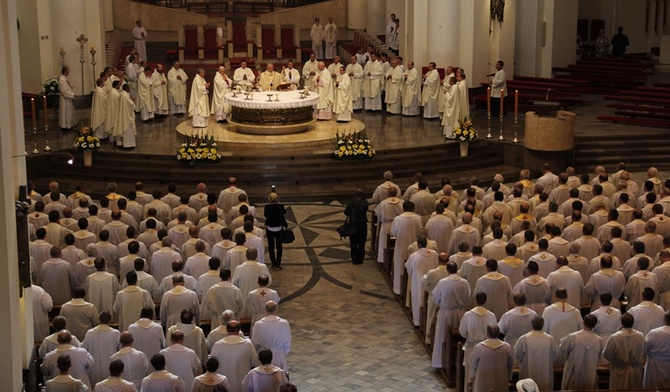 Księża archidiecezji sprawowali wspólnie Mszę św. w archikatedrze