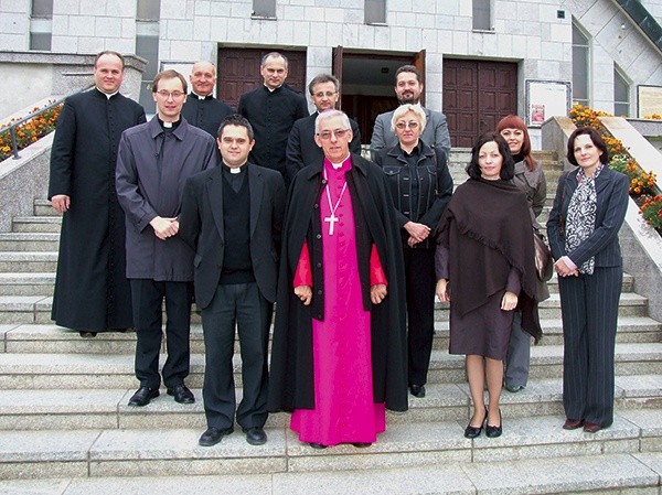 Jubileusz 15-lecia „Gościa Tarnowskiego” zakończyliśmy wspólnym zdjęciem przed pasierbiecką świątynią 