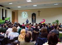 Kurs ALPHA dla studentów prowadzony przez akademicką wspólnotę „Woda Życia” przy parafii św. Jakuba w Warszawie. 