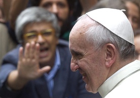 Papież wzywa niewierzących do podjęcia dialogu 