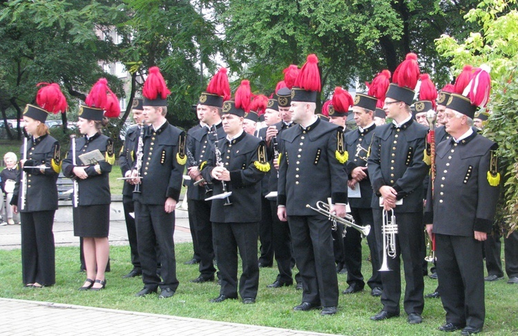 Popiersie Góreckiego odsłonięte