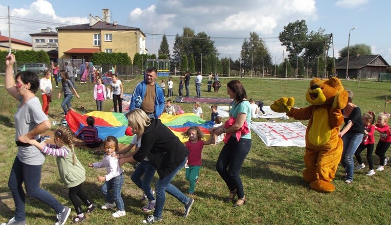 Atrakcją dnia była wielka maskotka 