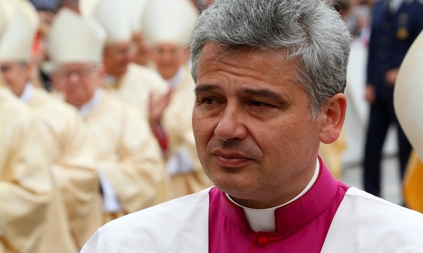 Abp Krajewski o nominacji kardynalskiej: Ta purpura jest dla ubogich