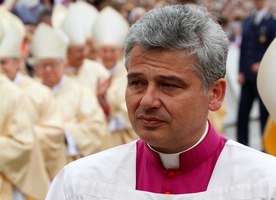 Abp Krajewski o nominacji kardynalskiej: Ta purpura jest dla ubogich