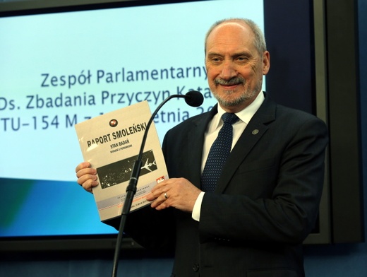 Macierewicz: Zespół Laska nie chce debaty, bo nie ma dowodów