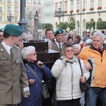 Procesja z relikwiami śś. Stanisława i Doroty