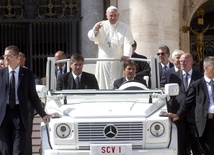Franciszek kontynuuje program Benedykta XVI