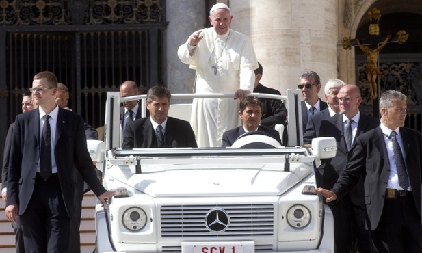 Papież: Chrześcijanin nie unika krzyża