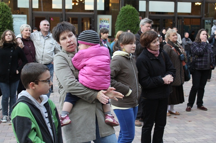 Wniebowzięci i Magda Anioł na scenie BCK - cz. 1