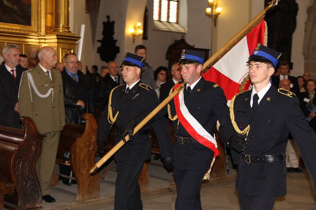 Przekazanie sztandaru XVI LO w Tarnowie 