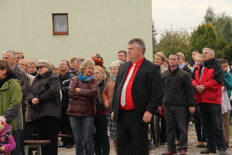 Proszówki. Poświęcenie placu.