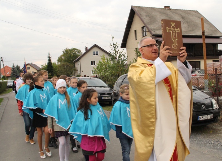 Proszówki. Poświęcenie placu.